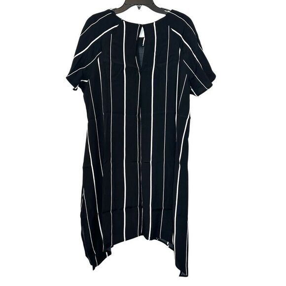 ASTR The Label Striped Side Slit Asymmetric Black White Shift Dress Size Large - Picture 3 of 5